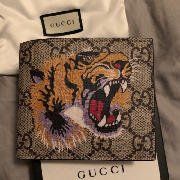 Gucci Other - MENS GUCCI WALLET. never used